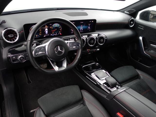 Mercedes-Benz A-KLASSE AMG 35 4MATIC Premium Plus- Burmester Surround, Stoel Memory, Zitcomfort, Dealer Onderhouden
