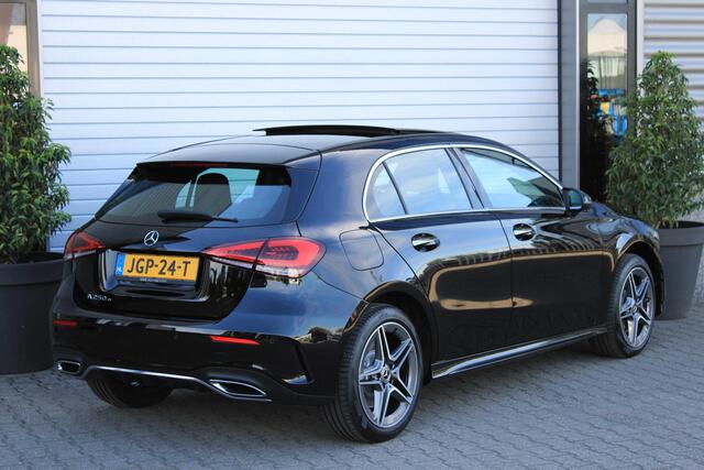 Mercedes-Benz A-KLASSE 250 e AMG Pano | Camera | Keyless | Sfeerverlichting | Widescreen | Spiegelpakket | LED | Dealer Onderhouden