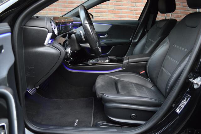 Mercedes-Benz A-KLASSE 250 e AMG Led Panorama Memory Distronic Head-Up Camera Night Pdc
