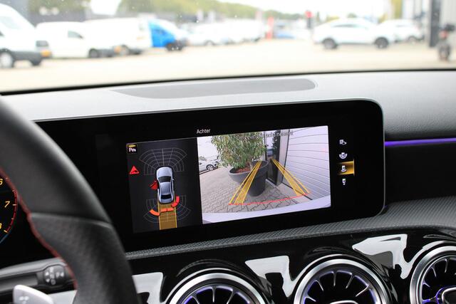Mercedes-Benz A-KLASSE 180 AMG Camera | Sfeerverlichting | Night | Trekhaak | Augmented Reality | Stoelverwarming | LED | Widescreen