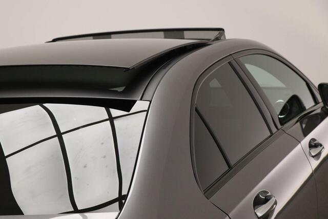 Mercedes-Benz A-KLASSE 180 Star Edition AMG Line | MATRIX LED | PANORAMADAK | HALF LEDER