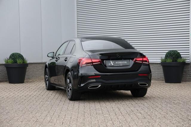 Mercedes-Benz A-KLASSE 250 e AMG Night Edition 218PK NAP|Sfeervl|Widescreen|Black Editon|Plug in