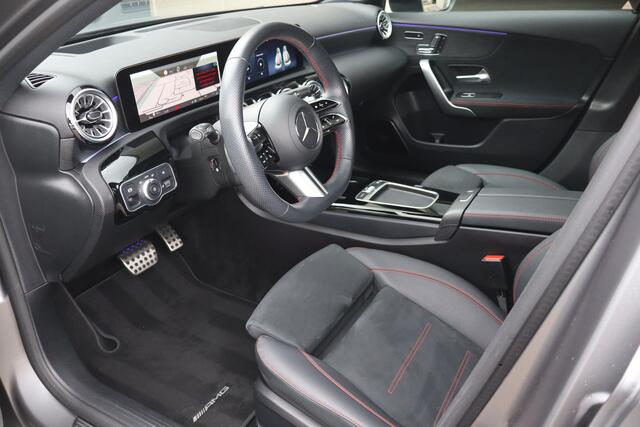 Mercedes-Benz A-KLASSE 180 AMG Line NL-Auto!! Burmester I HUD I Stuurverwarming