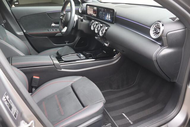 Mercedes-Benz A-KLASSE 180 AMG Line NL-Auto!! Burmester I HUD I Stuurverwarming