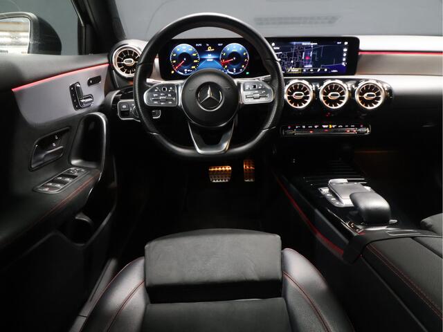 Mercedes-Benz A-KLASSE 200 AMG Sport [SFEER, SCHUIFKANTELDAK, CAMERA, PDC 360, MEMORY SEATS, STOELVERWARMING, CRUISE CONTROL, FLIPPERS, NAVIGATIE, NIEUWSTAAT]