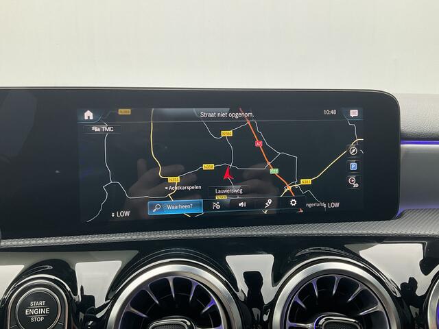 Mercedes-Benz A-KLASSE 180 Business Solution AMG Pano Memory Sfeerverl Carplay Led Stoelverw VOL!