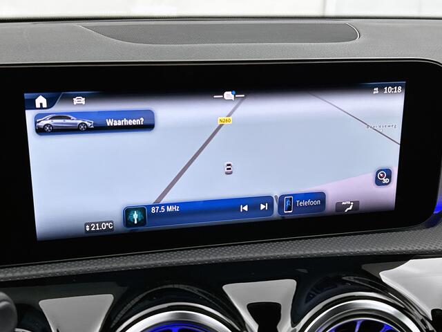 Mercedes-Benz A-KLASSE 250 e AMG Limousine | Panorama Schuif/kanteldak | Night Pakket | Stuurverwarming| Stoelverwarming | | Sfeerverlichting | Spiegel Pakket | Parkeer Pakket Inclusief 24 maanden MB Certified garantie voor Europa.