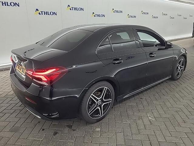Mercedes-Benz A-KLASSE 180 Aut. Business Sol. AMG | Trekhaak | Navi | Camera | Sfeer Verlichting |