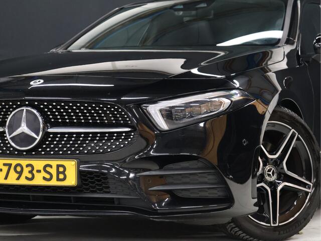 Mercedes-Benz A-KLASSE 180 Business Solution AMG [SCHUIFKANTELDAK, CAMERA, PDC 360, MEMORY SEATS, CRUISE CONTROL, STOELVERWARMING, SFEERVERLICHTING, BLUETOOTH TELEFOON, NIEUWSTAAT]