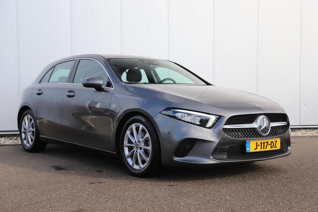 Mercedes-Benz A-KLASSE 160 Business Solution Luxury Lederen Sportstoelen Sfeerverlichting Widescreen 17 inch LMV Navigatie Carplay Achteruitrijcamera Full LED