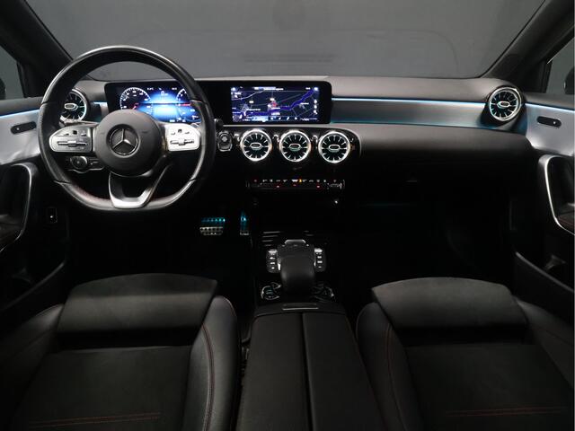 Mercedes-Benz A-KLASSE 250 e Business Solution AMG Limited [TREKHAAK AFNEEMBAAR, CAMERA, SFEERVERLICHTING, STOELVERWARMING, BLUETOOTH, CRUISE, CLIMATE, NIEUWSTAAT]