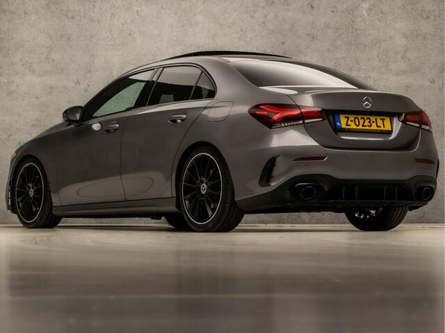 Mercedes-Benz A-KLASSE 200 Premium Plus AMG Automaat 164Pk (APPLE CARPLAY, PANORAMADAK, BURMESTER, SFEERVERLICHTING, STOELVERWARMING, CAMERA, SPORTSTOELEN, NIEUWE APK, NIEUWSTAAT)