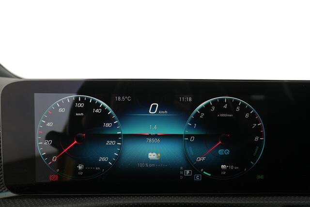 Mercedes-Benz A-KLASSE 250 e NIght Plug-In Hybride Nightpakket | Trekhaak | Achteruitrijcamera | Ledkoplampen | Stoelverwarming | Sfeerverlichting. Inclusief 24 maanden Mercedes-Benz Certified garantie voor Europa.