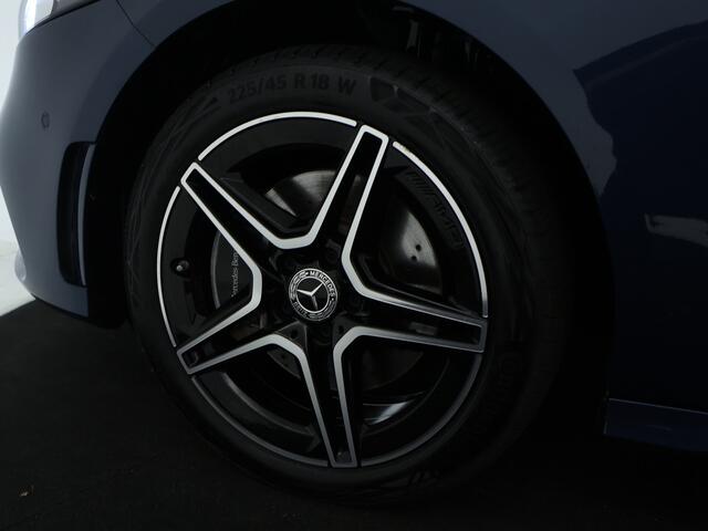 Mercedes-Benz A-KLASSE 250 e Business Solution AMG Limited | Achteruitrijcamera | Sfeerverlichting | Nightpakket | Inclusief 24 maanden MB Certified garantie voor Europa.
