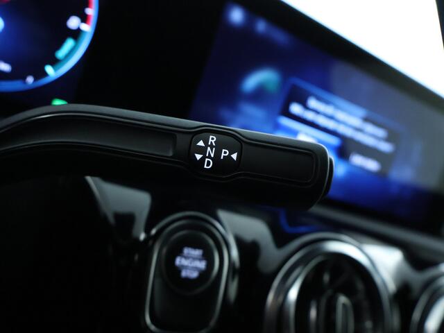 Mercedes-Benz A-KLASSE 250 e Business Solution AMG Limited | Achteruitrijcamera | Sfeerverlichting | Nightpakket | Inclusief 24 maanden MB Certified garantie voor Europa.
