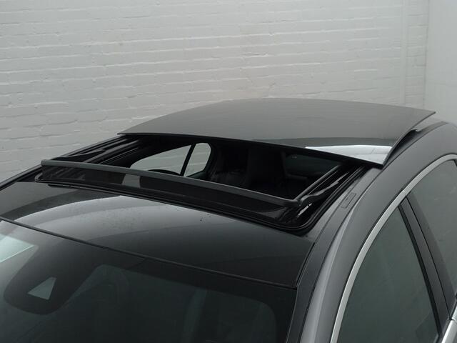 Mercedes-Benz A-KLASSE 220 AMG Premium Edition Aut- Panoramadak, Burmester Audio, Sfeerverlichting, Leder Sport Interieur, Xenon Led, Camera