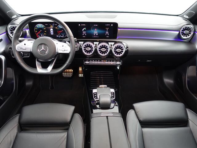 Mercedes-Benz A-KLASSE 220 AMG Premium Edition Aut- Panoramadak, Burmester Audio, Sfeerverlichting, Leder Sport Interieur, Xenon Led, Camera