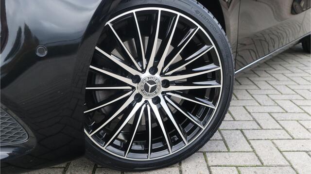 Mercedes-Benz A-KLASSE 250 e Luxury / SOH 93% / 19inch / Sfeer verlichting / Widescreen / Camera / Carplay /