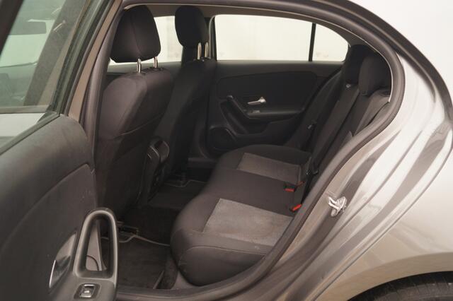 Mercedes-Benz A-KLASSE 160 Business Solution -NAVI-ECC-PDC-CAM-