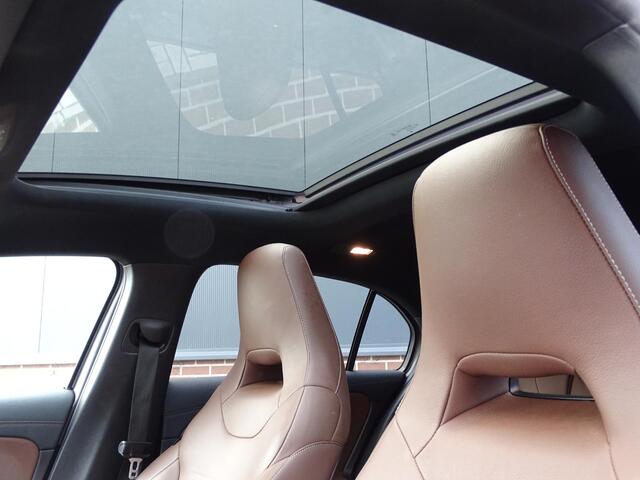 Mercedes-Benz A-KLASSE AMG 45 S 4MATIC+ Premium Plus BOMVOL OPTIES!| 360 CAMERA | PANORAMADAK | STOELVERWARMING | STOELKOELING | SFEER VERLICHTING | NAVIGATIE | LEDER INTERIEUR | LED | DODEHOEK DETECTIE |