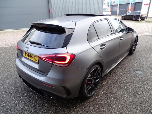 Mercedes-Benz A-KLASSE AMG 45 S 4MATIC+ Premium Plus BOMVOL OPTIES!| 360 CAMERA | PANORAMADAK | STOELVERWARMING | STOELKOELING | SFEER VERLICHTING | NAVIGATIE | LEDER INTERIEUR | LED | DODEHOEK DETECTIE |