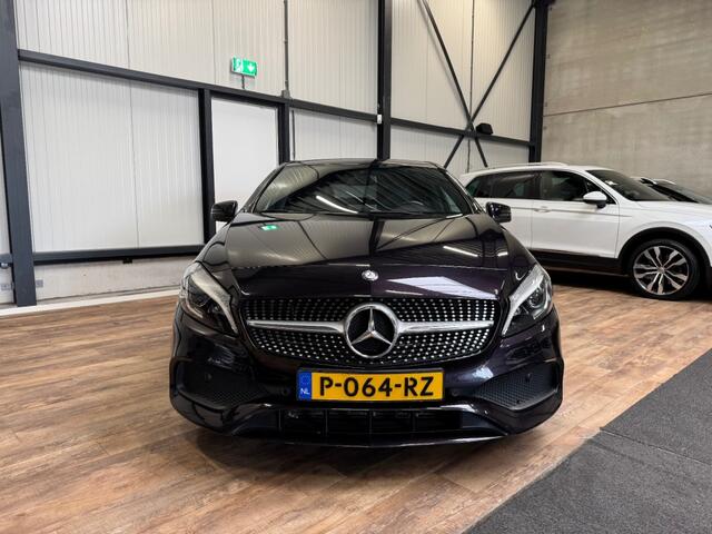 Mercedes-Benz A-KLASSE 180 Prestige / AMG-LINE / AUTOMAAT / NAVI / HALF LEDER / PDC /