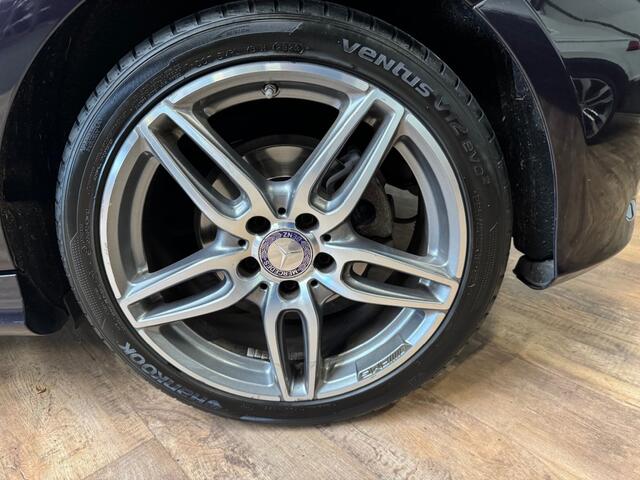 Mercedes-Benz A-KLASSE 180 Prestige / AMG-LINE / AUTOMAAT / NAVI / HALF LEDER / PDC /