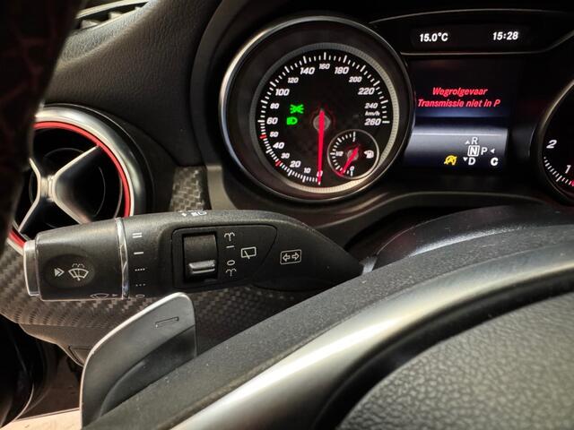 Mercedes-Benz A-KLASSE 180 Prestige / AMG-LINE / AUTOMAAT / NAVI / HALF LEDER / PDC /