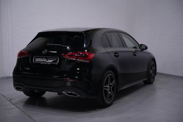 Mercedes-Benz A-KLASSE 180 Business Solution AMG NAP 1e eigen. led-verlichting v+a navi PDC v=a ambiente verlichting camera private-glas trekhaak wegklapbaar schakelflippers 18"LMV
