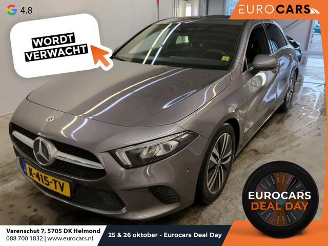 Mercedes-Benz A-KLASSE 160 Business Solution Luxury Navigatie Apple Carplay/Android Auto Camera Parkeersensoren Cruise Control Stoelverwarming Virtual Cockpit Lichtmetalen velgen Climate Control