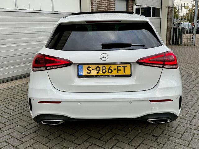 Mercedes-Benz A-KLASSE 180 AMG Line | Nightpakket | Panoramadak |