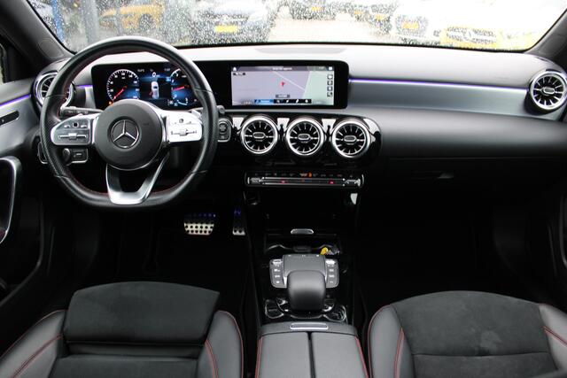 Mercedes-Benz A-KLASSE 180 AUT7 AMG Line NIGHT PAKKET WIDESCREEN SFEER NL AUTO