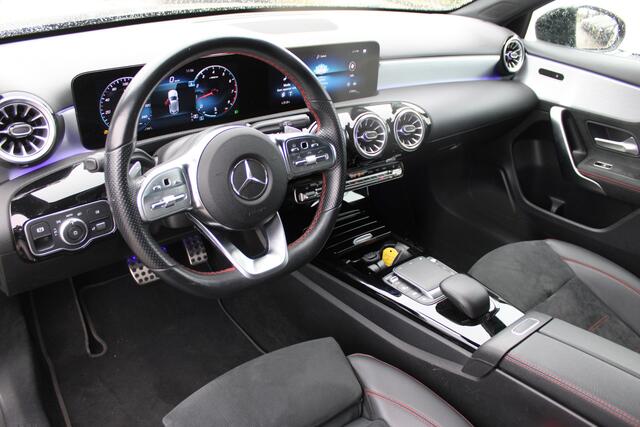 Mercedes-Benz A-KLASSE 180 AUT7 AMG Line NIGHT PAKKET WIDESCREEN SFEER NL AUTO