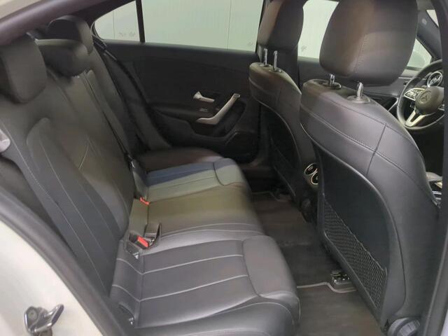 Mercedes-Benz A-KLASSE 180 Luxury Line | Navi | Camera | Trekhaak