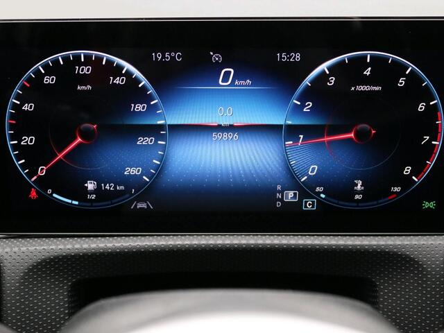 Mercedes-Benz A-KLASSE 180 Business Solution Luxury Sfeerverlichting | Achteruitrijcamera | Ledkoplampen | Stoelverwarming | MBUX Augmented reality voor navigatie. Inclusief 24 maanden MB Certified garantie voor Europa.