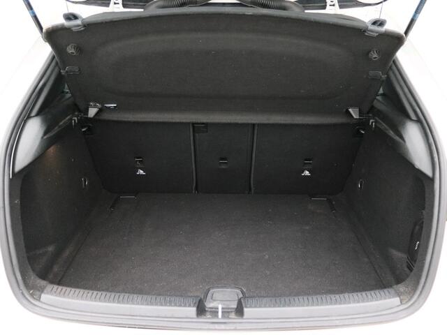 Mercedes-Benz A-KLASSE 160 Business Solution Luxury Panorama Schuif-Kanteldak | Sfeerverlichting | Achteruitrijcamera | Stoelverwarming voor | Buitenspiegels elektrisch inklapbaar. Inclusief 24 maanden MB Certified garantie voor Europa.