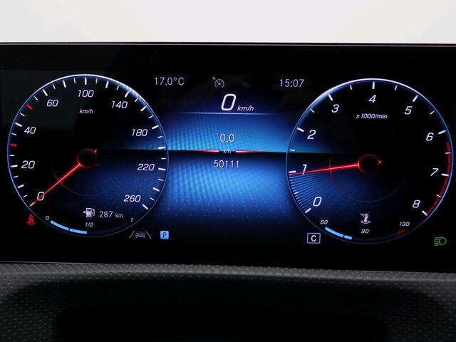 Mercedes-Benz A-KLASSE 160 Business Solution Luxury Panorama Schuif-Kanteldak | Sfeerverlichting | Achteruitrijcamera | Stoelverwarming voor | Buitenspiegels elektrisch inklapbaar. Inclusief 24 maanden MB Certified garantie voor Europa.