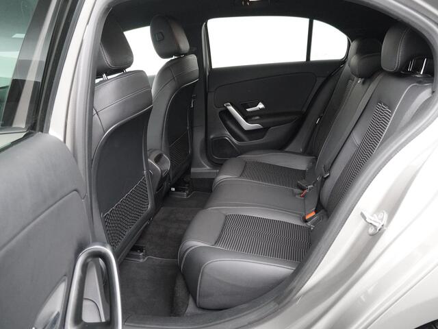 Mercedes-Benz A-KLASSE 250 Premium Plus - Navigatie - Climate Control - Parkeerassistent