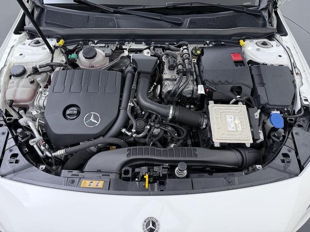 Mercedes-Benz A-KLASSE 250 e Navigatie | Sfeerverlichting | Stuurverwarming | Carplay | Stoelverwarming |