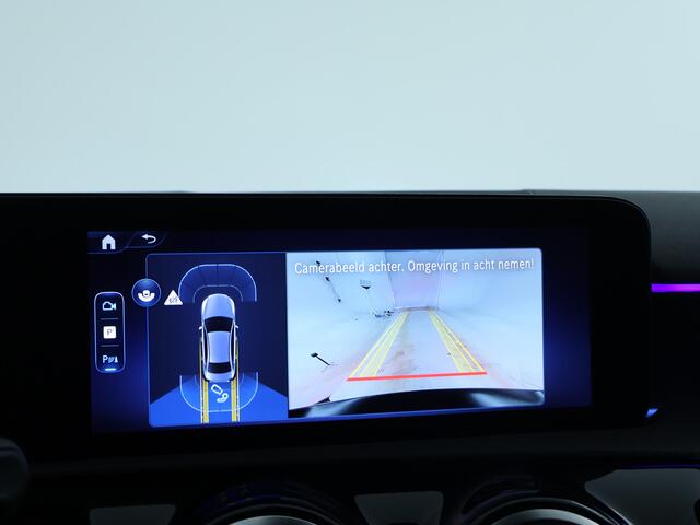 Mercedes-Benz A-KLASSE 250 e Business Solution AMG | Trekhaak | Nightpakket | parkeerpakket met achteruitrijcamera | Verwarmde stoelen vooraan | Antidiefstalpakket URBAN GUARD PLUS | KEYLESS GO-comfortpakket | Extra USB-poorten |