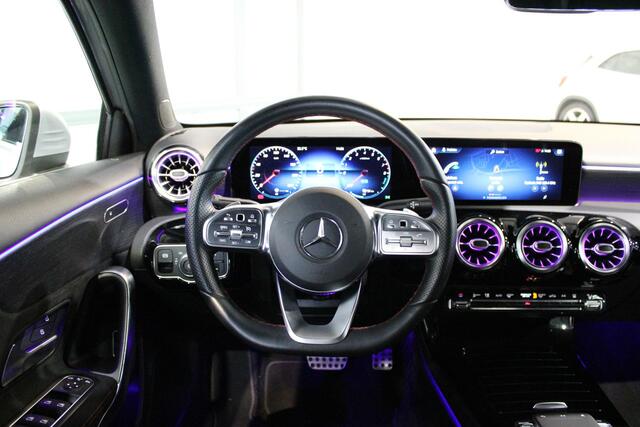 Mercedes-Benz A-KLASSE Limousine 250 e Line: AMG