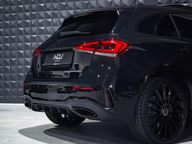 Mercedes-Benz A-KLASSE 250 e AMG Line |19"| Pano | Wide Screen | Camera | Sfeerverlichting | All Black |