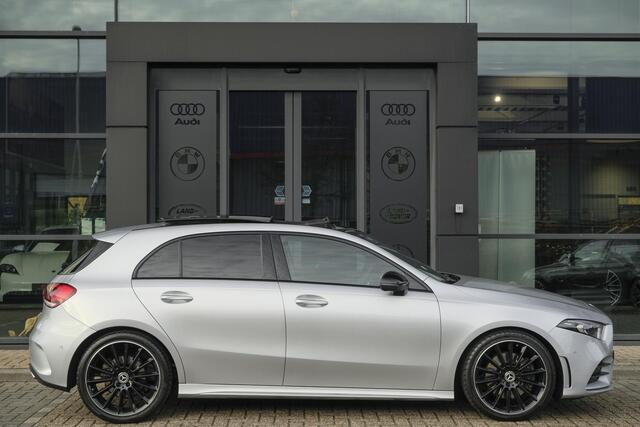 Mercedes-Benz A-KLASSE A220 AMG 190pk Panoramadak Widescreen Night pakket 19" LMV Sfeerverlichting
