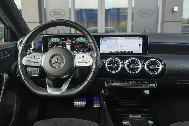 Mercedes-Benz A-KLASSE A220 AMG 190pk Panoramadak Widescreen Night pakket 19" LMV Sfeerverlichting