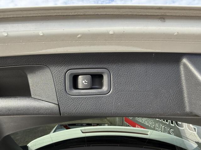 Mercedes-Benz A-KLASSE 250 e AMG Line 18"/Panoramadak/Trekhaak/Head-up/Memory l+r/Matrix LED/360 camera/Keyless/Dodehoek/Apple Carplay & Android Auto