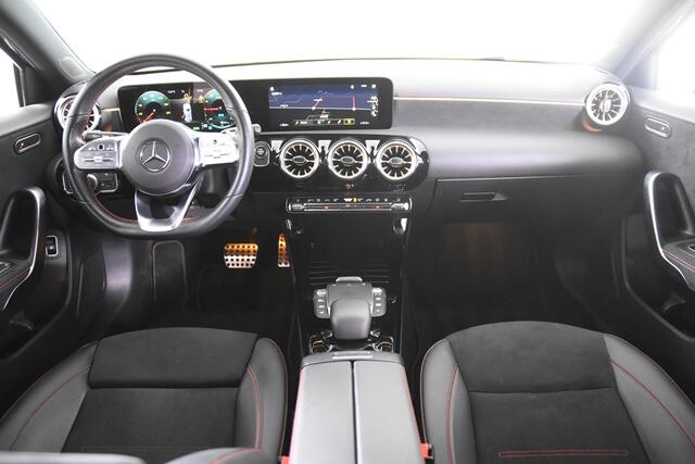 Mercedes-Benz A-KLASSE 250 e AMG Line *1ste Eigenaar*Ambiente*Stoelverwarming*Standkachel*