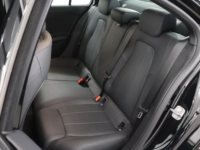 Mercedes-Benz A-KLASSE 180 Limousine Business Solution Luxury | Stoelverwarming | Led koplampen | Navigatie