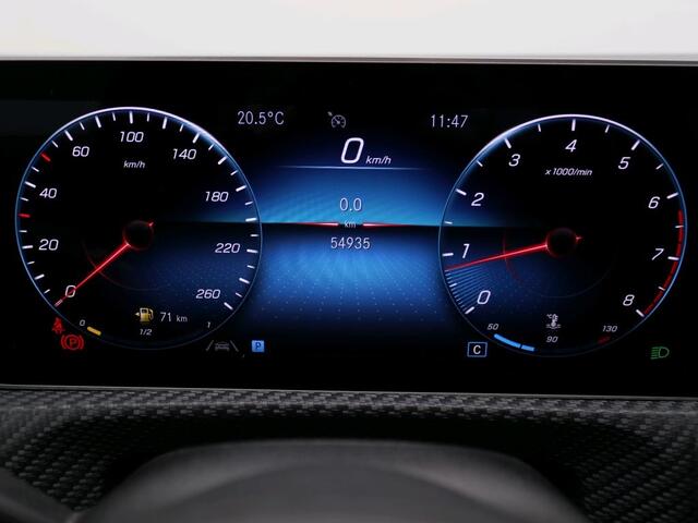 Mercedes-Benz A-KLASSE 160 Business Solution Ledkoplampen | Apple CarPlay | Achteruitrijcamera | Stoelverwarming Voor. Inclusief 24 maanden Mercedes-Benz Certified garantie voor Europa.