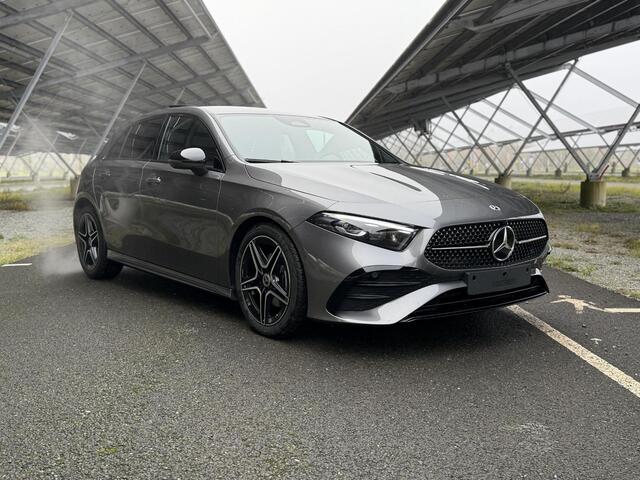 Mercedes-Benz A-KLASSE 180 Business Solution AMG | Night | Panoramaschuifdak | Sfeerverlichting | Achteruitrijcamera | MULTIBEAM LED | Stoelverwarming |