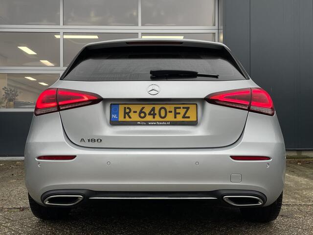 Mercedes-Benz A-KLASSE 180 Business Solution AMG - Navigatie - Camera - Stoelverwarming - LED koplampen